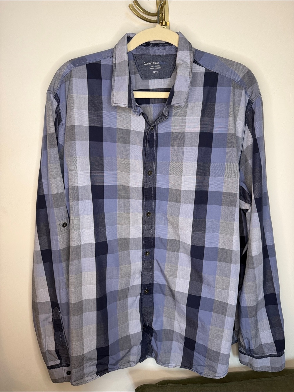 Calvin Klein Men's Blue and Gray Plaid Button-Down Shirt